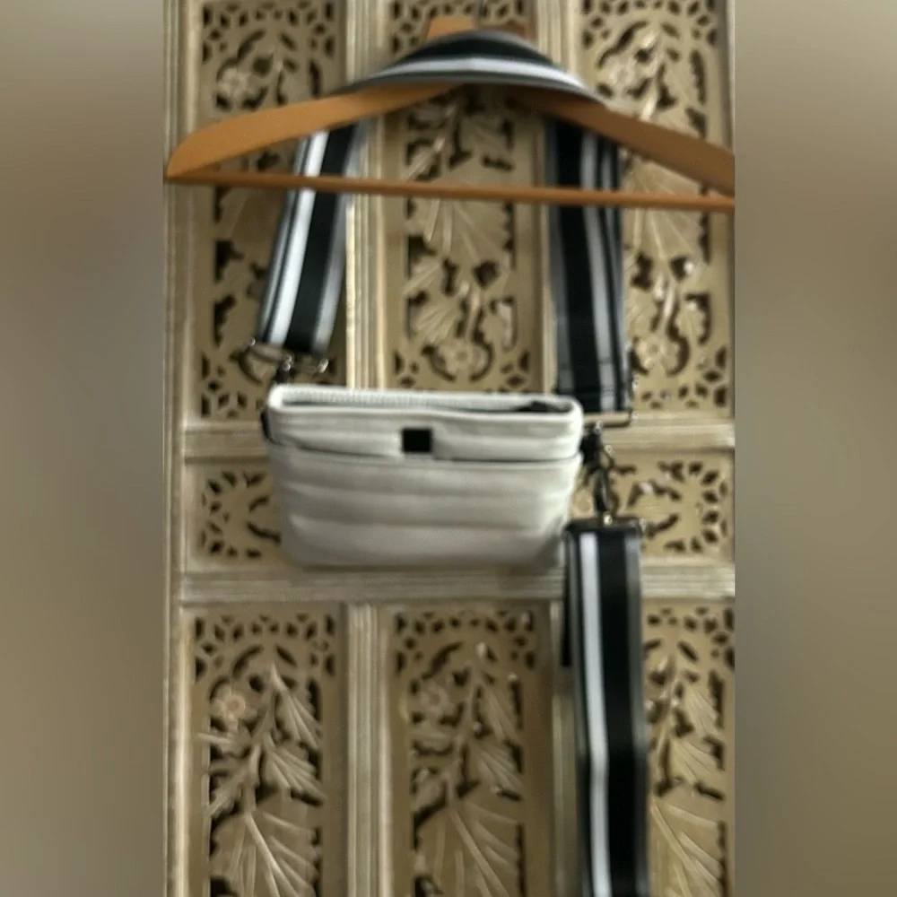 New THINK ROYLN Bum & Crossbody bag w/2 Fashion Straps white color Gift ideas - Picture 7 of 8